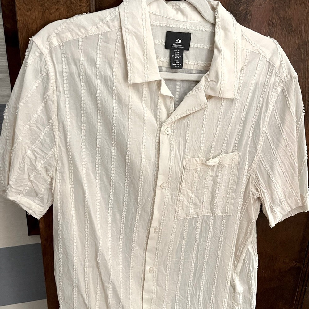 H&M Short-Sleeved Button Down Shirt